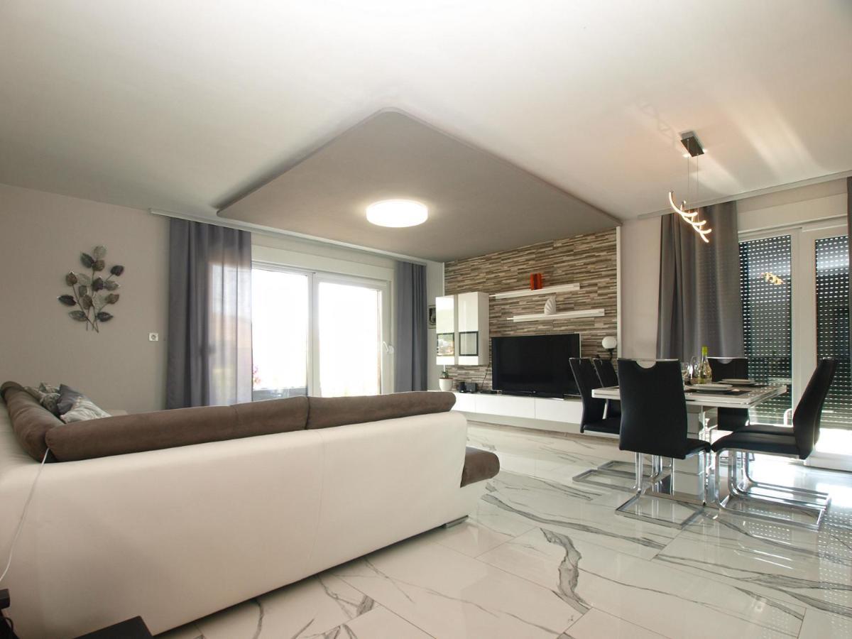 Villa Monteci 2052 Galižana エクステリア 写真